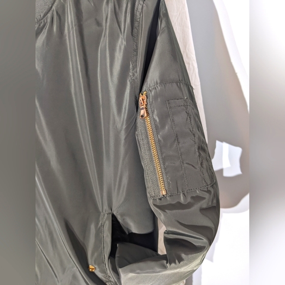 Bomber Jacket - Picture 6 of 6